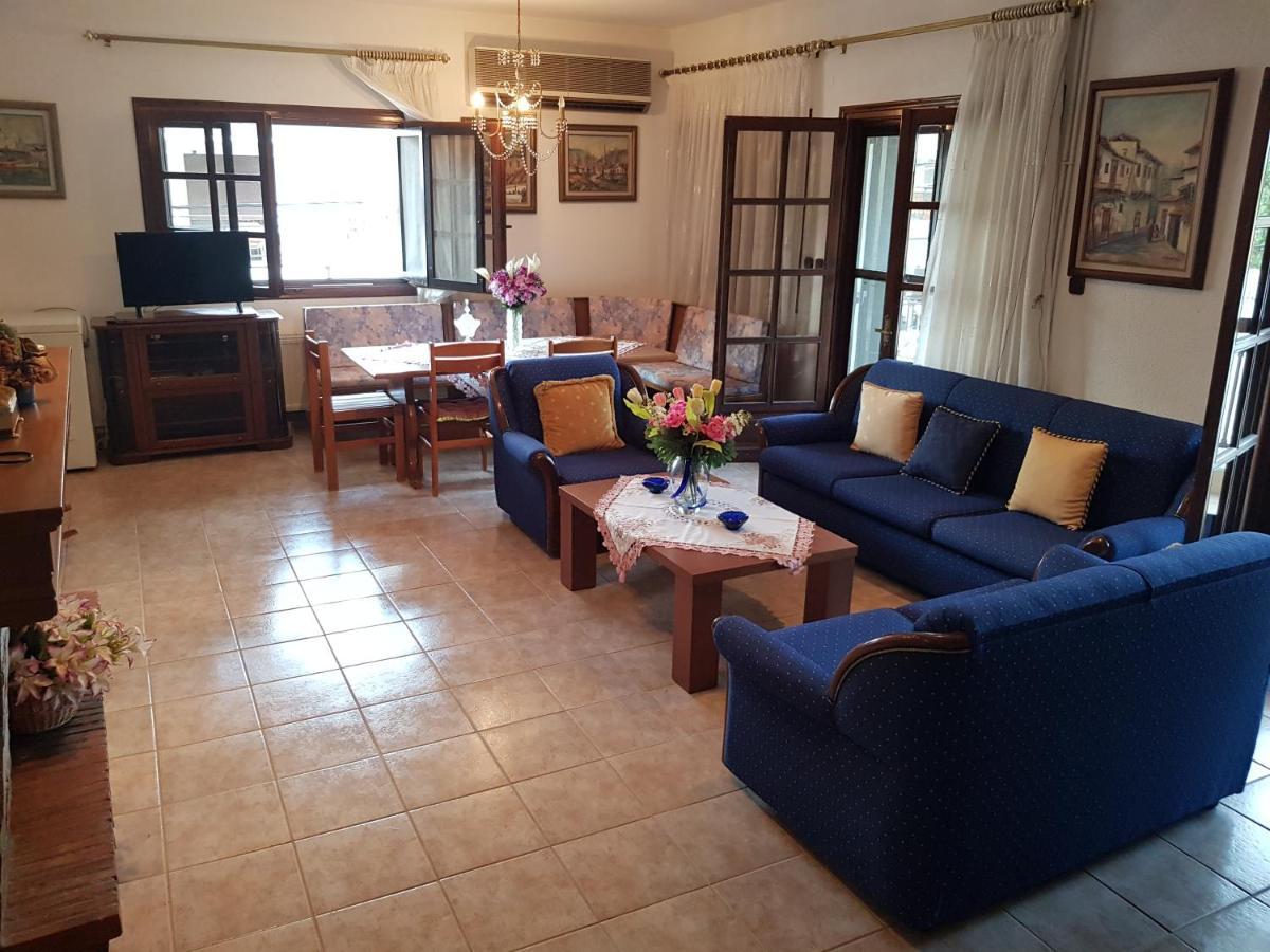 Rustic By The Sea Apartment Flogita Exterior foto