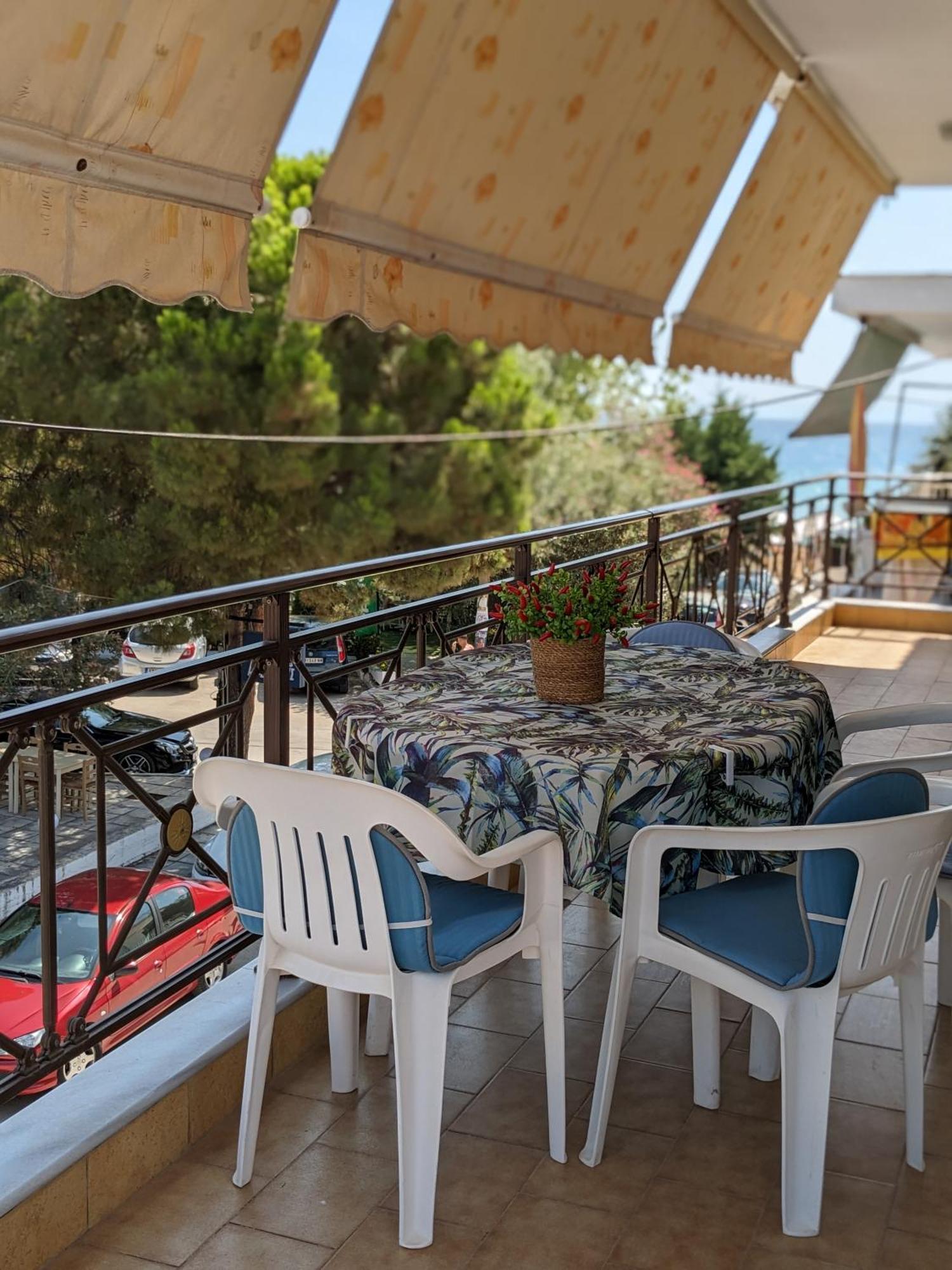 Rustic By The Sea Apartment Flogita Exterior foto
